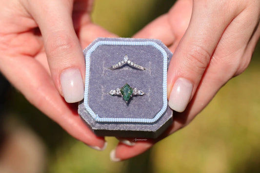 Elegant Green Moss Agate Silver Ring